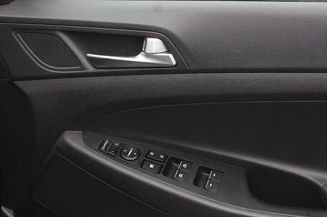 Hyundai TUCSON 1.6 GDi SE Nav 5dr 2WD Phantom Black