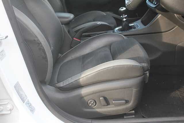 Hyundai I30 1.4T GDI N Line+ [Nav] 5dr Polar White