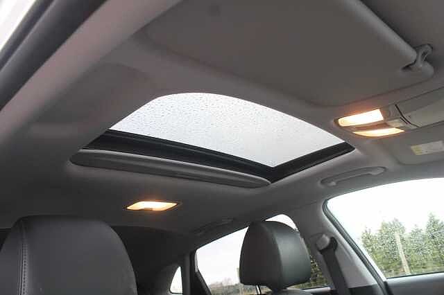 Hyundai KONA 1.0 TGDi 48V MHEV Ultimate 5dr Atlas White