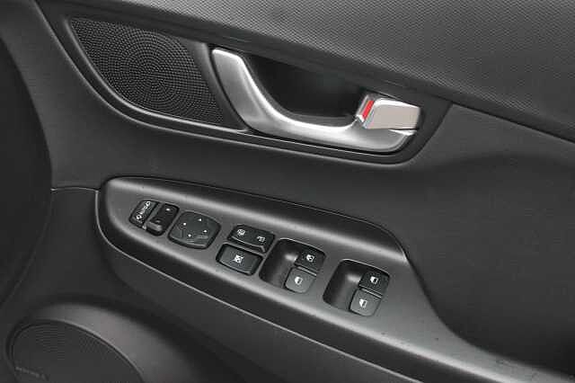 Hyundai KONA 1.0 TGDi 48V MHEV Ultimate 5dr Atlas White