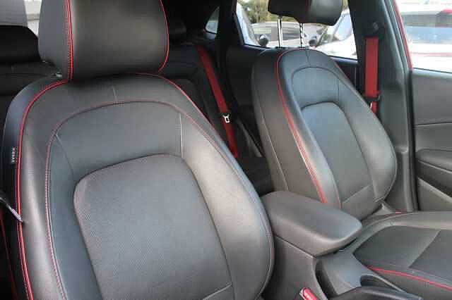 Hyundai KONA 1.6T GDi Blue Drive Premium GT 5dr 4WD DCT Pulse Red/Phantom Black