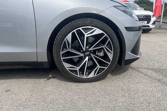 Hyundai IONIQ 6 77.4kWh Premium Saloon 4dr Electric Auto (228 ps)