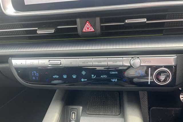 Hyundai IONIQ 6 77.4kWh Premium Saloon 4dr Electric Auto (228 ps)