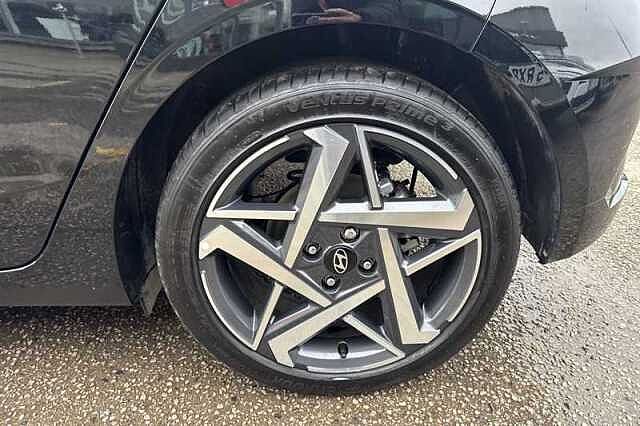 Hyundai I20 1.0 T-GDi Ultimate Hatchback 5dr Petrol DCT Euro 6 (s/s) (100 ps) Black