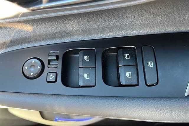 Hyundai BAYON 1.0 T-GDi Ultimate SUV 5dr Petrol DCT Euro 6 (s/s) (100 ps) Green