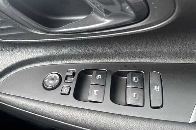 Hyundai i20 1.0 T-GDi Ultimate Hatchback 5dr Petrol DCT Euro 6 (s/s) (100 ps)