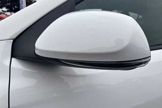 Hyundai i10 1.0 Premium Hatchback 5dr Petrol Auto Euro 6 (s/s) (63 ps)