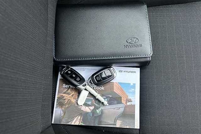 Hyundai KONA 1.0 T-GDi MHEV Premium SUV 5dr Petrol Hybrid Manual Euro 6 (s/s) (120 ps) Grey