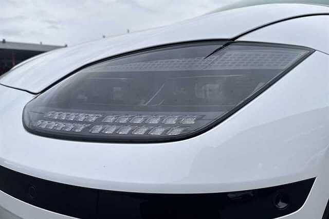 Hyundai IONIQ 6 77.4kWh Ultimate Saloon 4dr Electric Auto (228 ps) White