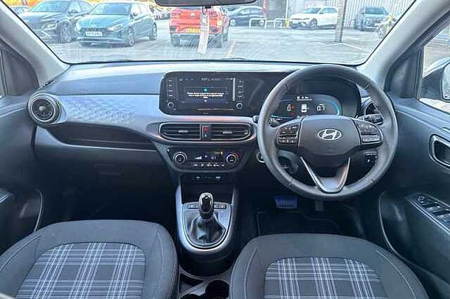Hyundai i10 1.2 Premium Hatchback 5dr Petrol Auto Euro 6 (s/s) (79 ps)