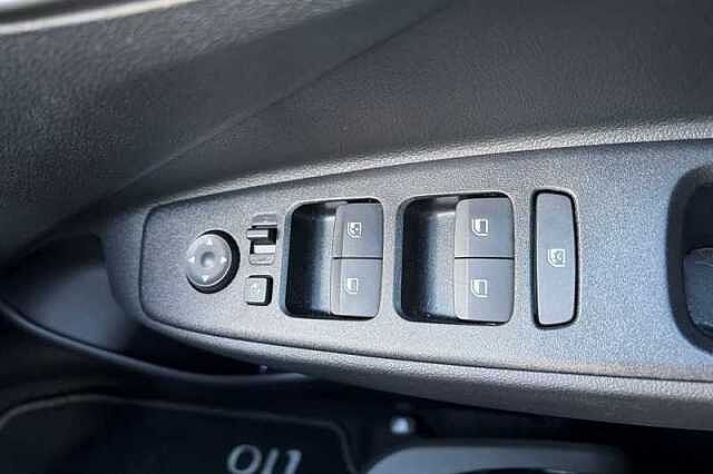 Hyundai i10 1.2 Premium Hatchback 5dr Petrol Auto Euro 6 (s/s) (79 ps)