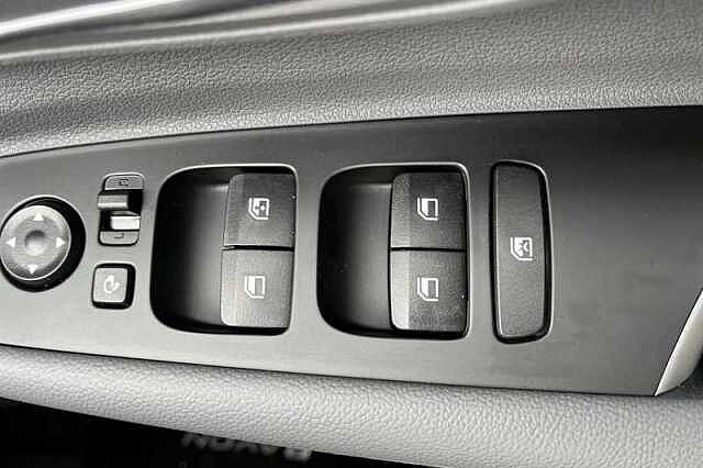 Hyundai BAYON 1.0 T-GDi Tech Line SUV 5dr Petrol DCT Euro 6 (s/s) (90 ps) Blue