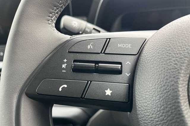 Hyundai BAYON 1.0 T-GDi Tech Line SUV 5dr Petrol DCT Euro 6 (s/s) (90 ps) Blue