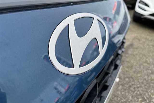 Hyundai BAYON 1.0 T-GDi Tech Line SUV 5dr Petrol DCT Euro 6 (s/s) (90 ps) Blue