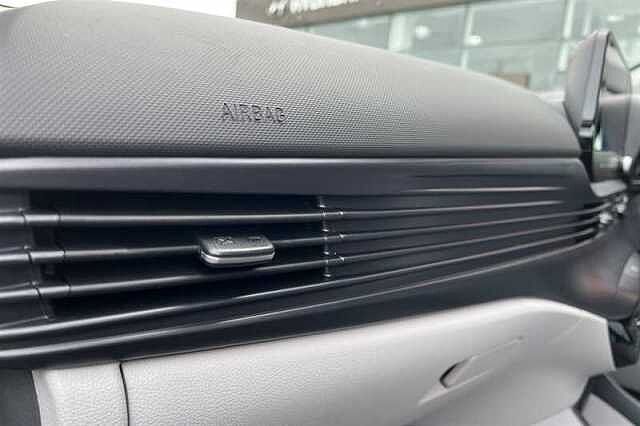 Hyundai BAYON 1.0 T-GDi Tech Line SUV 5dr Petrol DCT Euro 6 (s/s) (90 ps) Blue