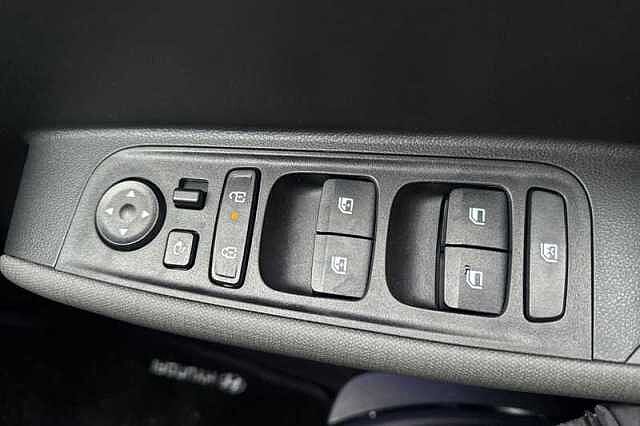 Hyundai INSTER Long Range 49kWh 02 SUV 5dr Electric Auto (115 ps) White