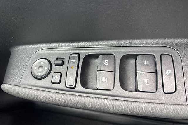 Hyundai INSTER Long Range 49kWh 02 SUV 5dr Electric Auto (115 ps) White