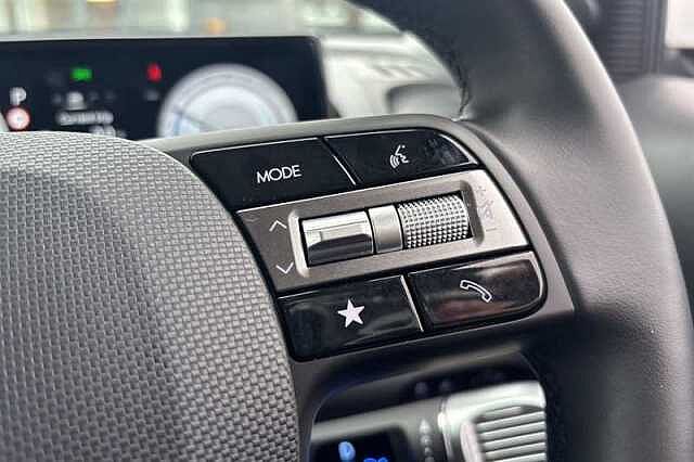 Hyundai INSTER Long Range 49kWh 02 SUV 5dr Electric Auto (115 ps) White