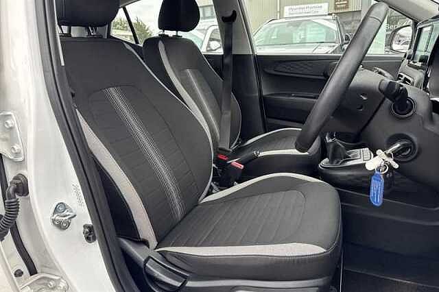 Hyundai I10 1.0 Advance Hatchback 5dr Petrol Auto Euro 6 (s/s) (67 ps) White