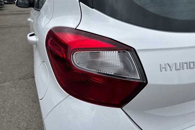 Hyundai I10 1.0 Advance Hatchback 5dr Petrol Auto Euro 6 (s/s) (67 ps) White