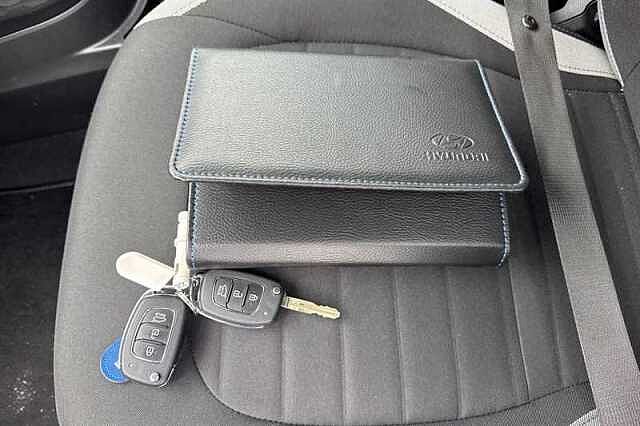 Hyundai I10 1.0 Advance Hatchback 5dr Petrol Auto Euro 6 (s/s) (67 ps) White