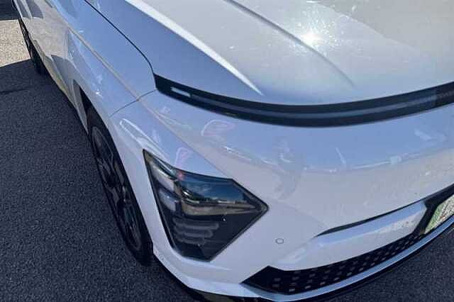 Hyundai KONA 65.4kWh Ultimate SUV 5dr Electric Auto (218 ps) White