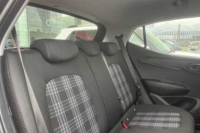 Hyundai I10 1.2 Premium Hatchback 5dr Petrol Auto Euro 6 (s/s) (79 ps) Black