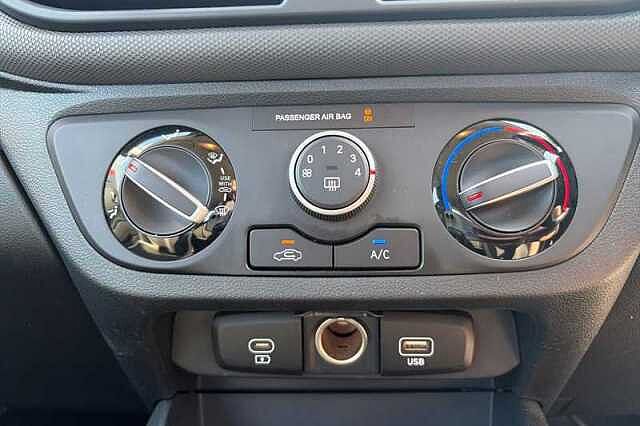 Hyundai I10 1.0 Advance Hatchback 5dr Petrol Manual Euro 6 (s/s) (67 ps) Black