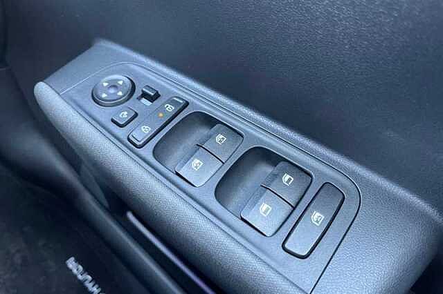 Hyundai INSTER Long Range 49kWh 02 SUV 5dr Electric Auto (115 ps) White