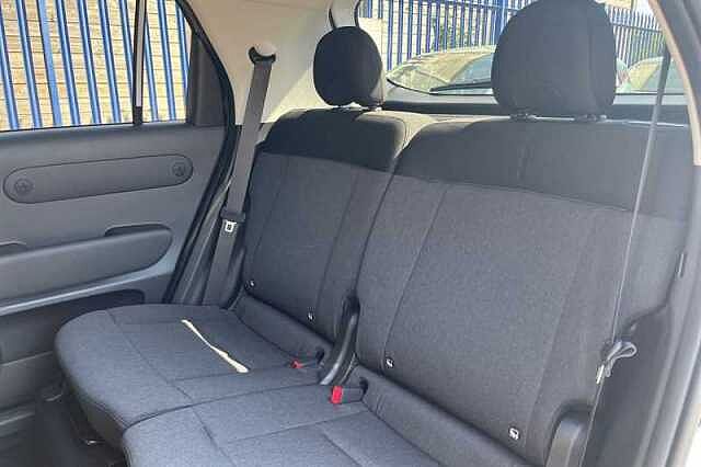 Hyundai INSTER Long Range 49kWh 02 SUV 5dr Electric Auto (115 ps) White