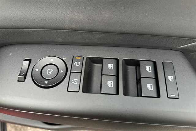 Hyundai KONA 1.6 h-GDi Ultimate SUV 5dr Petrol Hybrid DCT Euro 6 (s/s) (141 ps)