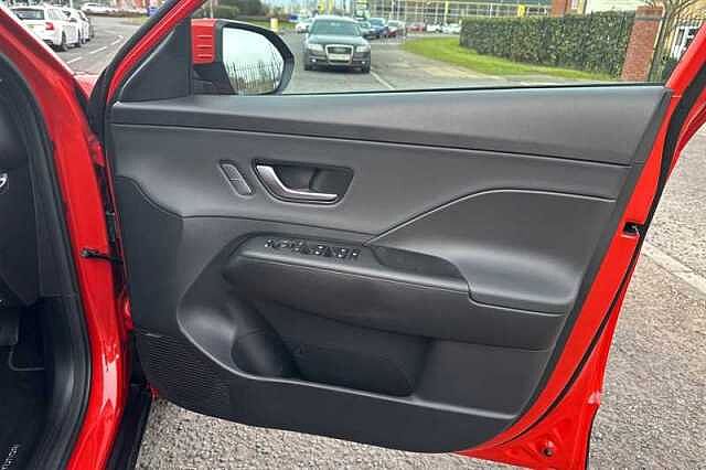 Hyundai KONA 1.6 h-GDi Ultimate SUV 5dr Petrol Hybrid DCT Euro 6 (s/s) (141 ps)