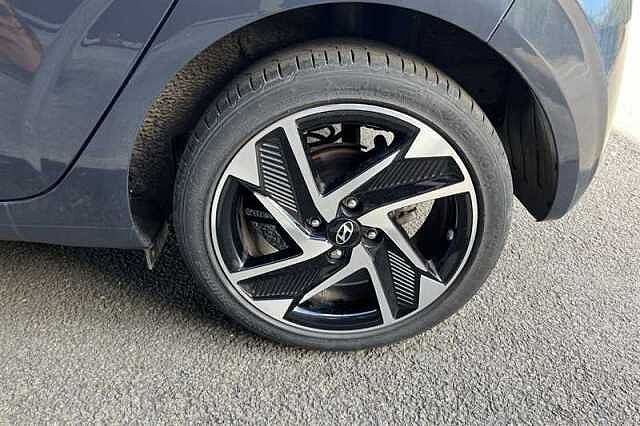 Hyundai i10 1.0 Premium Hatchback 5dr Petrol Auto Euro 6 (s/s) (63 ps)