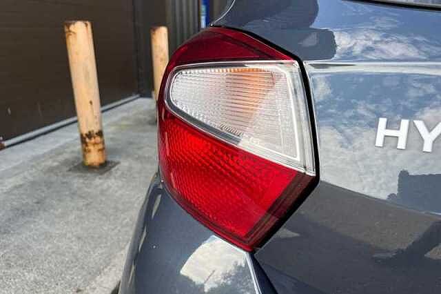 Hyundai i10 1.0 Premium Hatchback 5dr Petrol Auto Euro 6 (s/s) (63 ps)