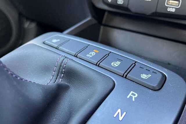 Hyundai i10 1.0 Premium Hatchback 5dr Petrol Auto Euro 6 (s/s) (63 ps)