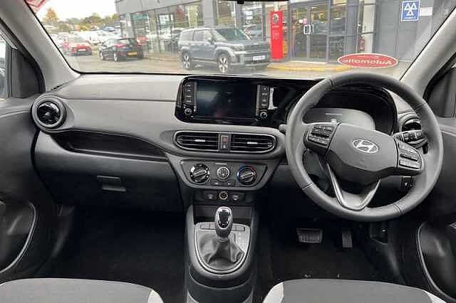 Hyundai I10 1.0 Advance Hatchback 5dr Petrol Auto Euro 6 (s/s) (63 ps) White