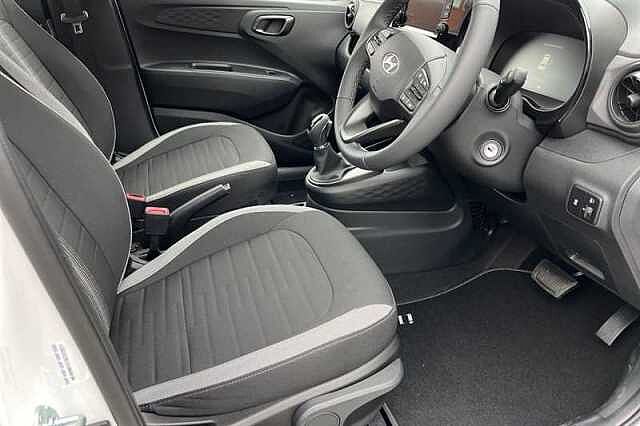 Hyundai I10 1.0 Advance Hatchback 5dr Petrol Auto Euro 6 (s/s) (63 ps) White