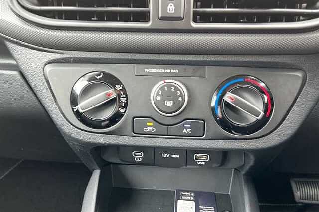 Hyundai I10 1.2 Advance Hatchback 5dr Petrol Auto Euro 6 (s/s) (79 ps) Black