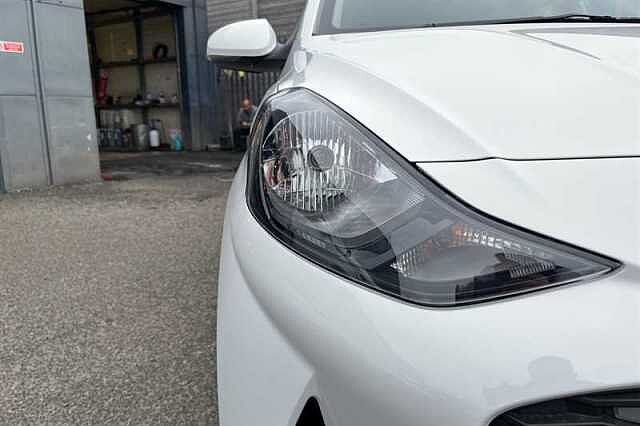 Hyundai I10 1.0 Advance Hatchback 5dr Petrol Auto Euro 6 (s/s) (63 ps) White