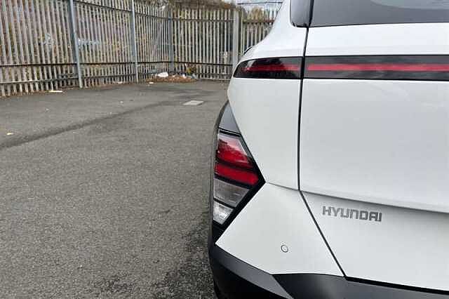 Hyundai KONA 1.6 h-GDi Advance SUV 5dr Petrol Hybrid DCT Euro 6 (s/s) (129 ps) White