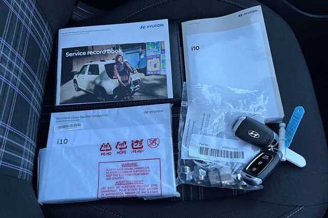Hyundai I10 1.2 Premium Hatchback 5dr Petrol Auto Euro 6 (s/s) (79 ps) Blue