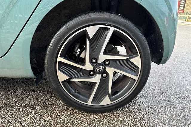 Hyundai i10 1.2 Premium Hatchback 5dr Petrol Manual Euro 6 (s/s) (84 ps)
