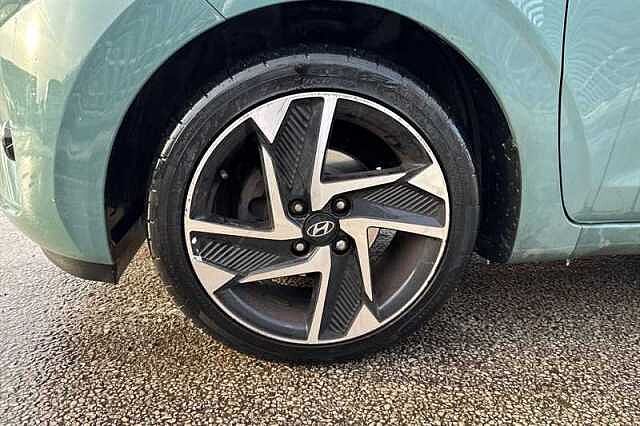 Hyundai i10 1.2 Premium Hatchback 5dr Petrol Manual Euro 6 (s/s) (84 ps)