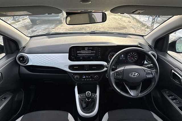 Hyundai i10 1.2 Premium Hatchback 5dr Petrol Manual Euro 6 (s/s) (84 ps)