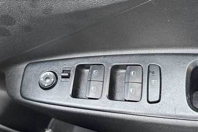 Hyundai i10 1.2 Premium Hatchback 5dr Petrol Manual Euro 6 (s/s) (84 ps)