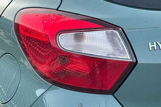Hyundai i10 1.2 Premium Hatchback 5dr Petrol Manual Euro 6 (s/s) (84 ps)