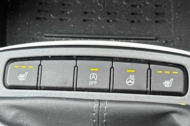 Hyundai i10 1.2 Premium Hatchback 5dr Petrol Manual Euro 6 (s/s) (84 ps)