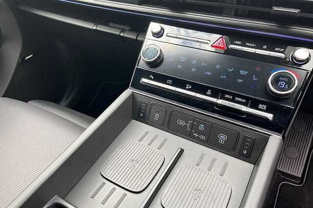 Hyundai SANTA FE 1.6 T-GDi 13.8kWh Calligraphy SUV 5dr Petrol Plug-in Hybrid Auto 4WD Euro 6 (s/s Orange