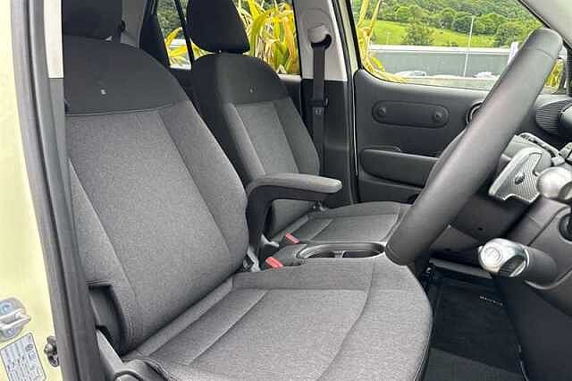 Hyundai INSTER Long Range 49kWh 02 SUV 5dr Electric Auto (115 ps) Yellow