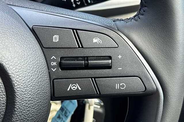Hyundai BAYON 1.0 T-GDi Black Line SUV 5dr Petrol DCT Euro 6 (s/s) (90 ps)